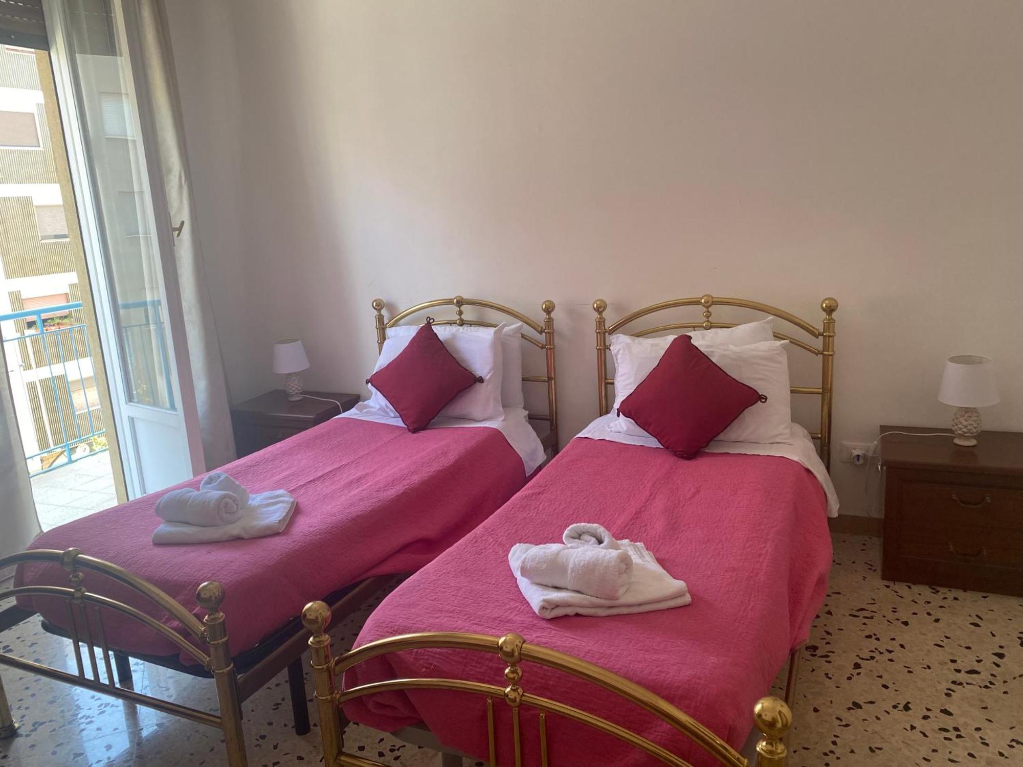 Serradifalco Cozy House Di Enza E Luigi ปาแลร์โม ภายนอก รูปภาพ